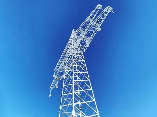 Torre de aço angular